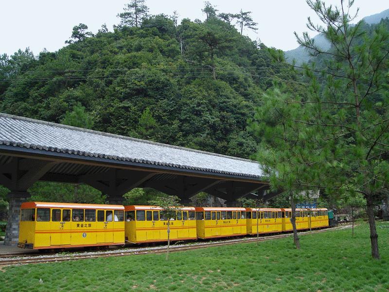 20世纪60年代原始的小火车