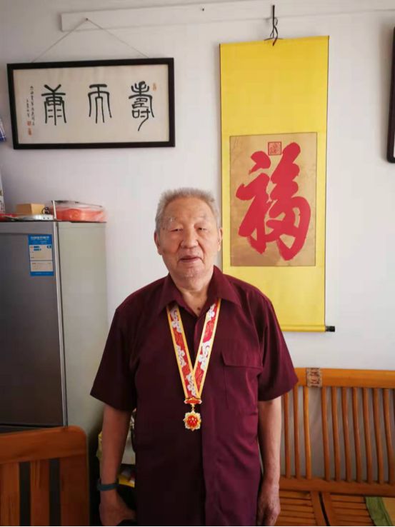 70周年专访报道|辛力田：见证新中国第 一批人造石墨电极的诞生