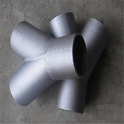 不锈钢焊接三通 不锈钢等径三通 高压无缝焊接四通各种型号