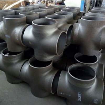 厂家生产碳钢国标插口无缝等径四通焊接大口径对焊异径四通