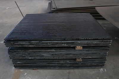 4+10+4双面堆焊耐磨复合钢板  10+10碳化铬堆焊板 耐磨板厂家