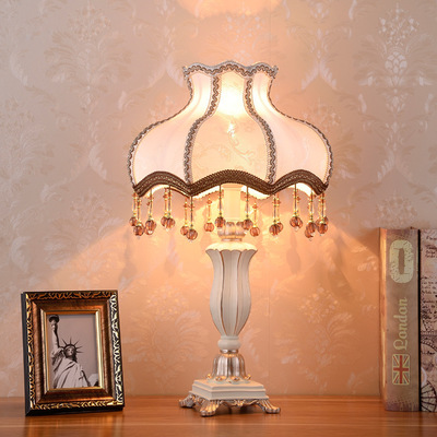 批发欧式台灯卧室床头柜灯创意美式简约房间温馨浪漫暖光装饰灯具