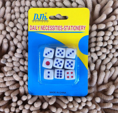 R024A 卡装骰子批发+塑料麻将色子筛子玩具娱乐用具二元店批发