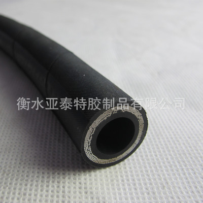 SAE 100 R1 AT 黑色耐油钢丝编织液压胶管 可提供接头