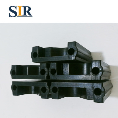 工厂直销硅橡胶制品 可定制橡胶减震垫块 工业防震方形橡胶板批发